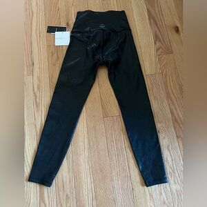 NWT Beyond Yoga Women Shiny Black High-Waist Midi Leggings
